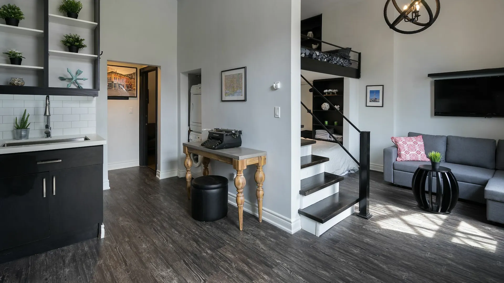 Apartment Applewood Suites - Modern Traveller Paradise Loft Toronto