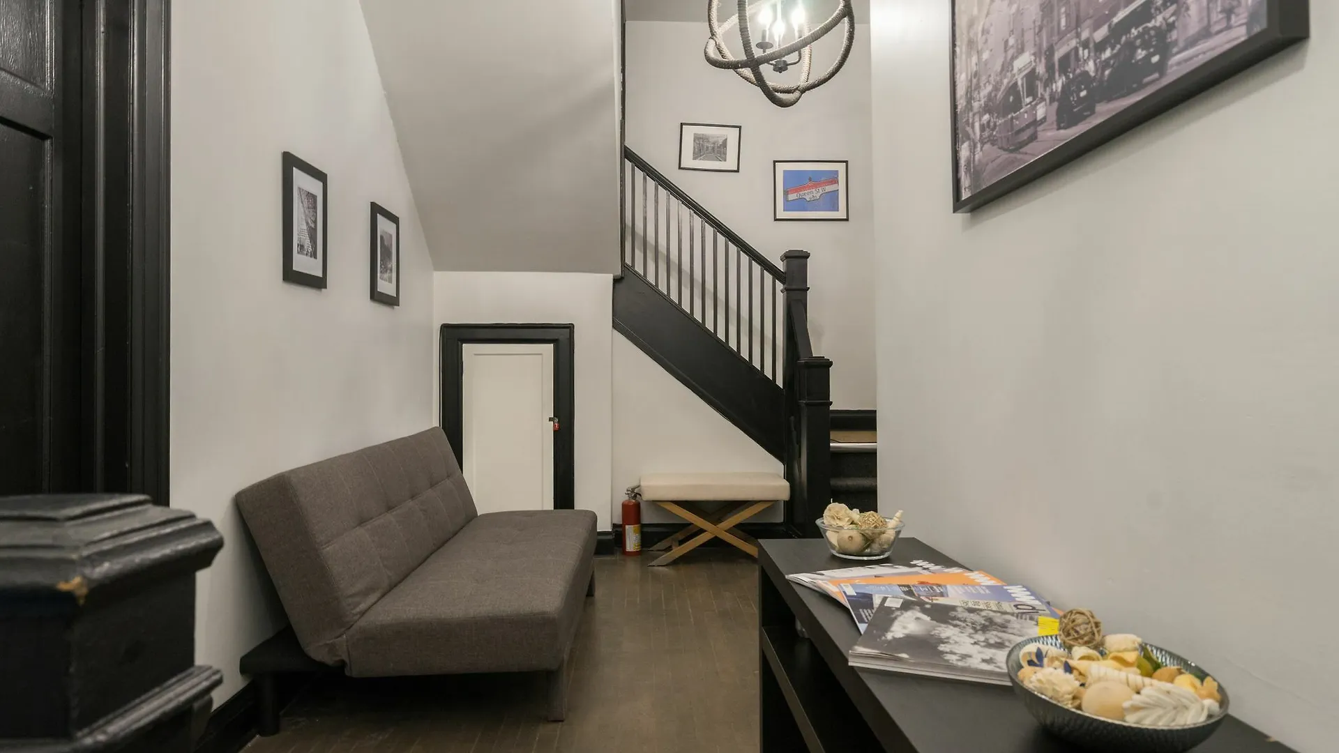 Apartment Applewood Suites - Modern Traveller Paradise Loft Toronto