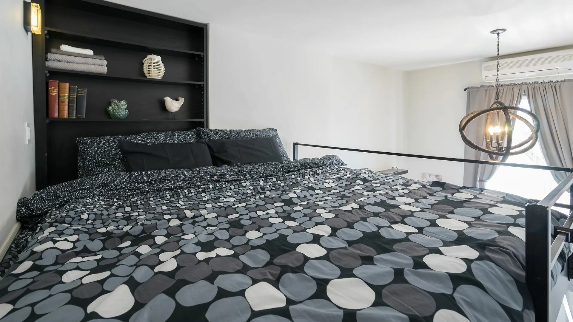 Applewood Suites - Modern Traveller Paradise Loft Toronto
