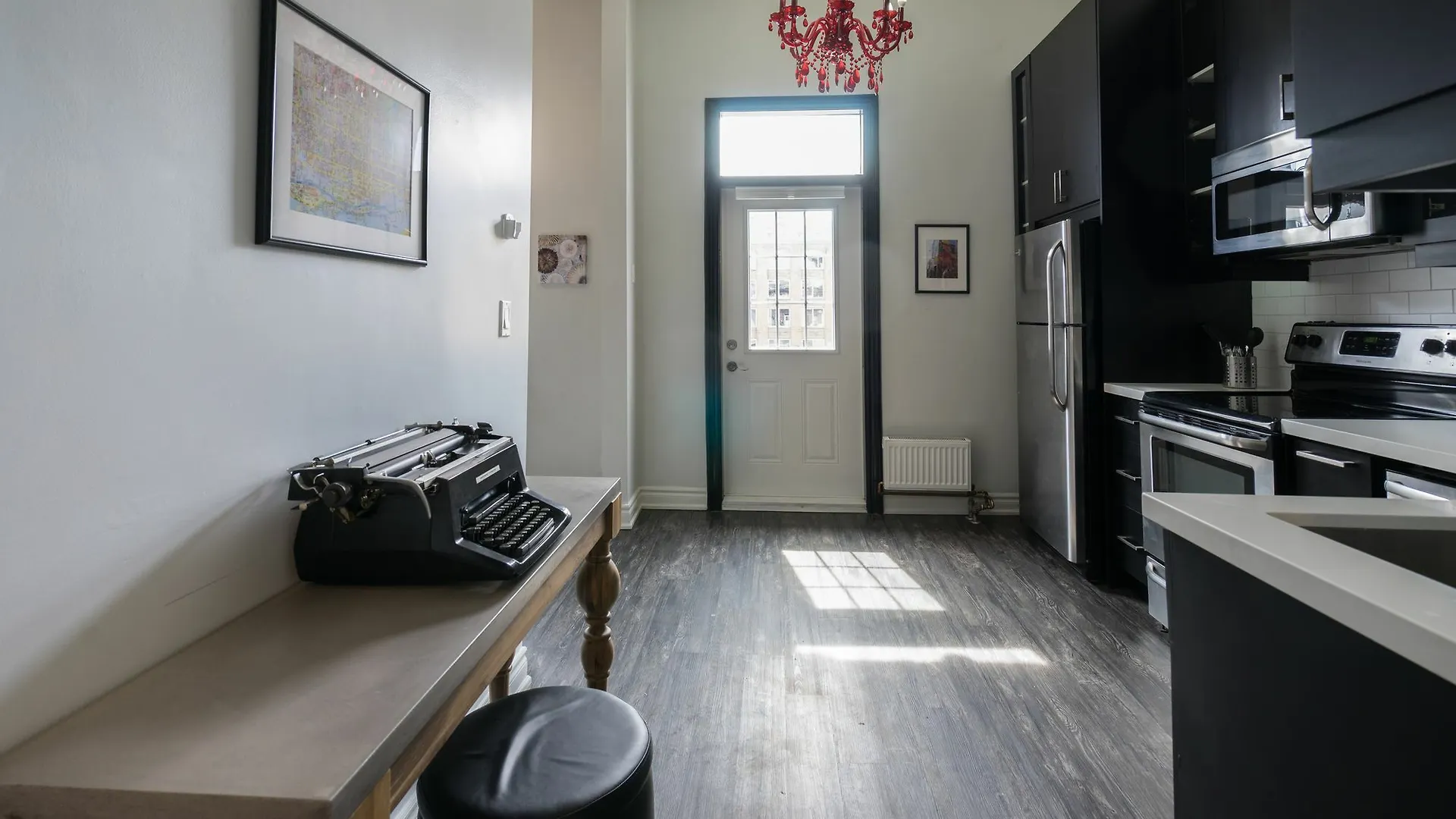 Applewood Suites - Modern Traveller Paradise Loft Toronto Apartment